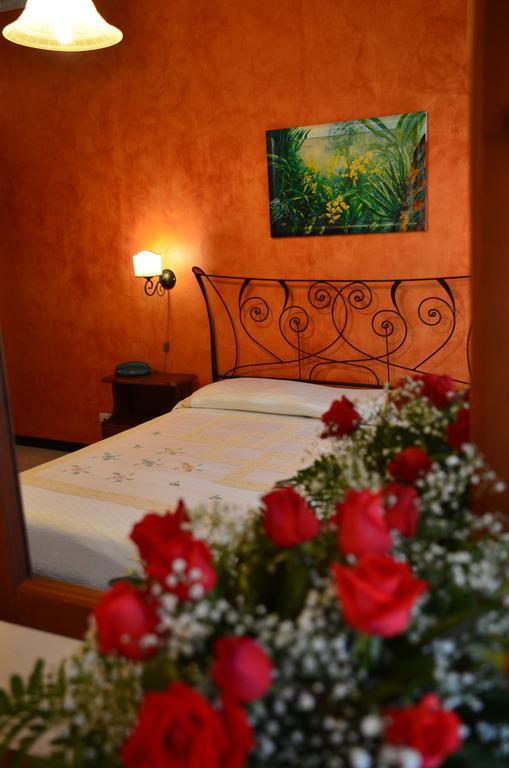 Costa Azzurra Hotell Giardini Naxos Exteriör bild