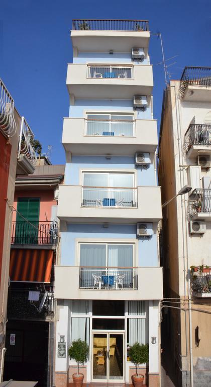 Costa Azzurra Hotell Giardini Naxos Exteriör bild